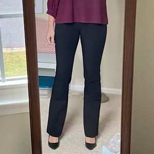 NWOT Ann Taylor Modern Fit Flare Leg Dress Pants, Size 4 in Black